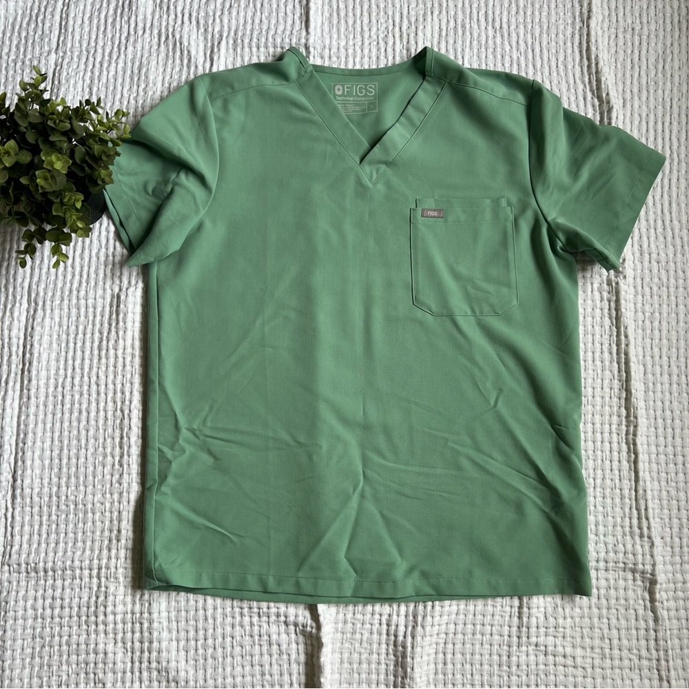 Figs Men's Mint Green V-Neck Tee